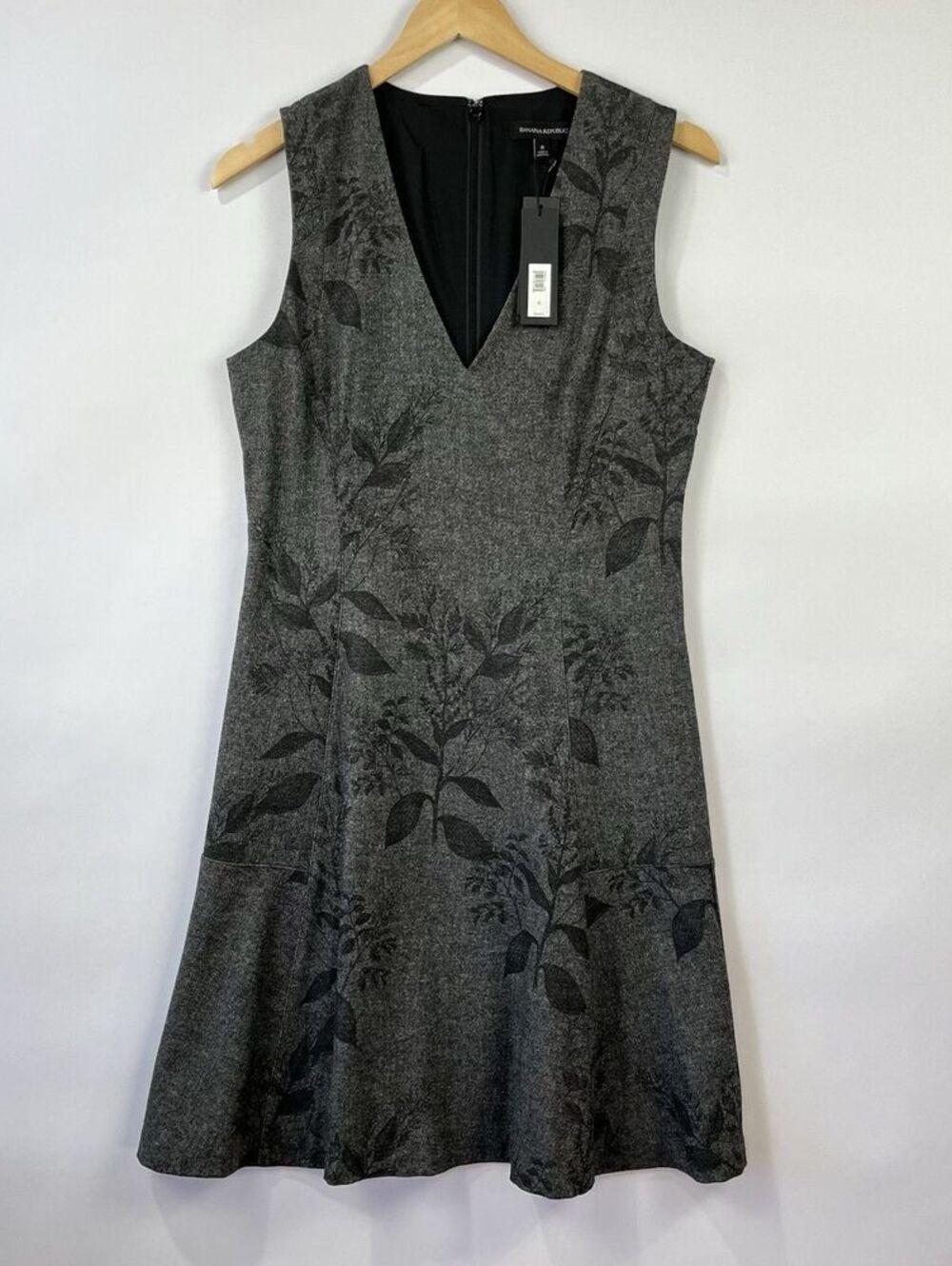 NWT Banana Republic Gray Wool Blend V-Neck Dress Subtle Botanical Pattern Size 8